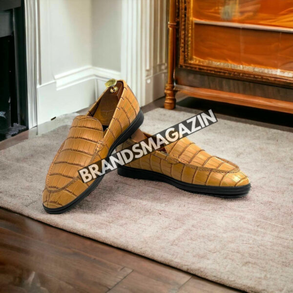 Лоферы Loro Piana из кожи крокодила BM71729277