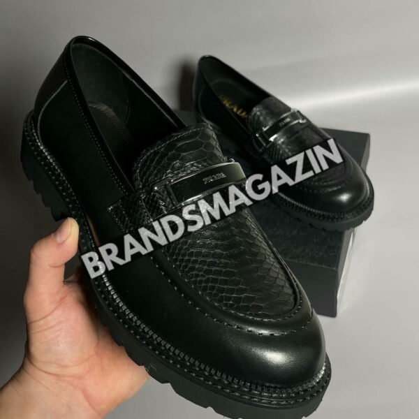 Лоферы Prada из кожи питона BM70726677