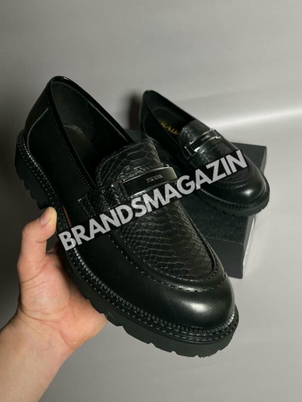Лоферы Prada из кожи питона BM70726677