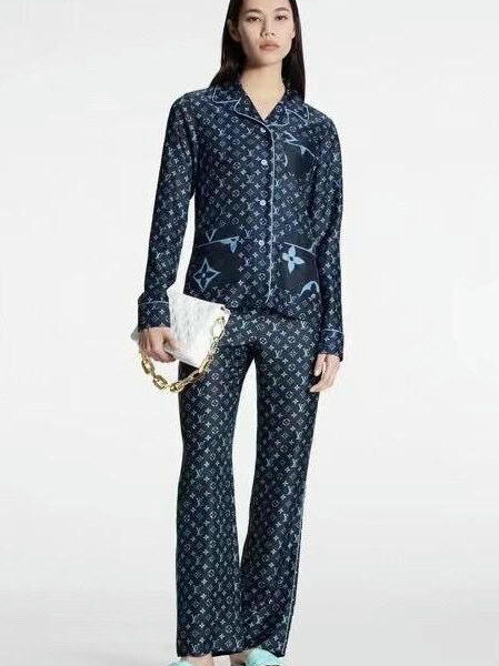 Костюм Louis Vuitton BM71380677