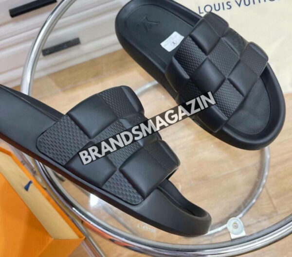 Шлепанцы Louis Vuitton BM69675677