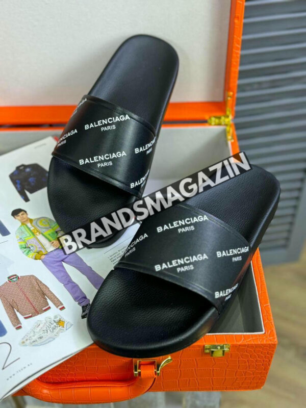 Шлёпанцы Balenciaga BM70113177