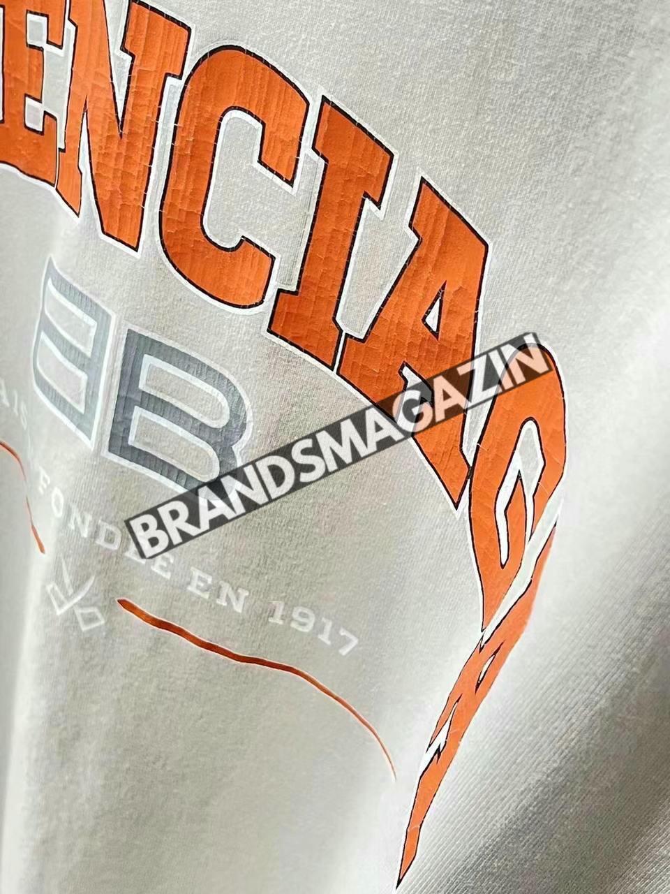 Футболка Balenciaga BM47238871677 5 Футболка Balenciaga BM47238871677 5