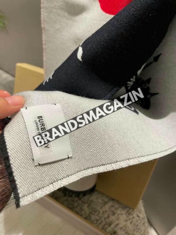 Шарф Burberry BM46335468377 7