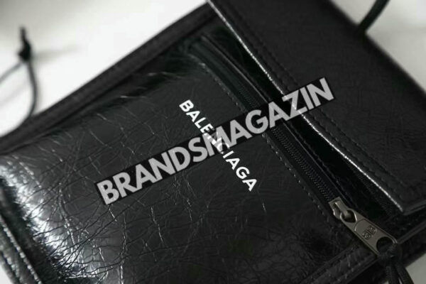 Сумка-мессенджер Balenciaga BM47238664077 4