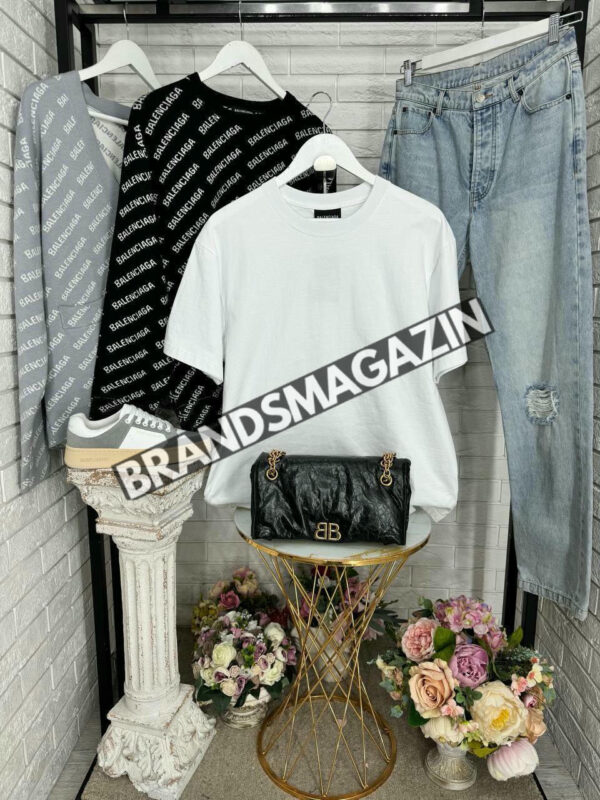 Футболка Balenciaga BM69616877