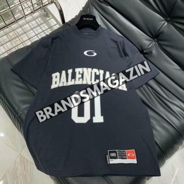 Футболка Balenciaga BM47444127677