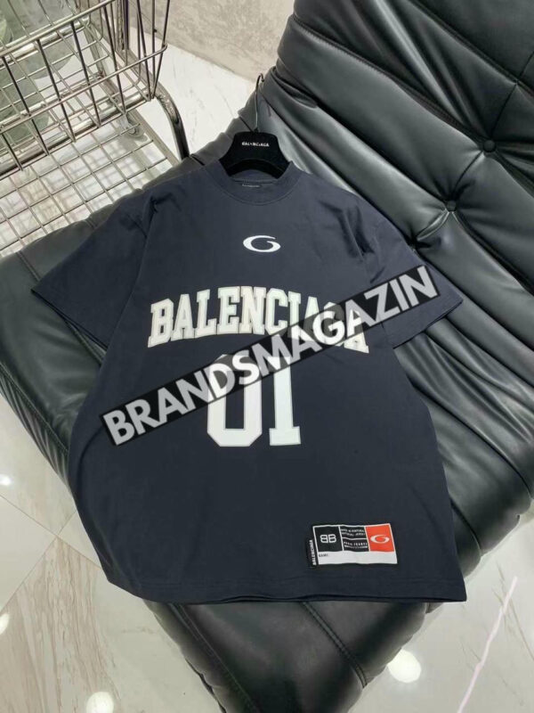Футболка Balenciaga BM47444127677