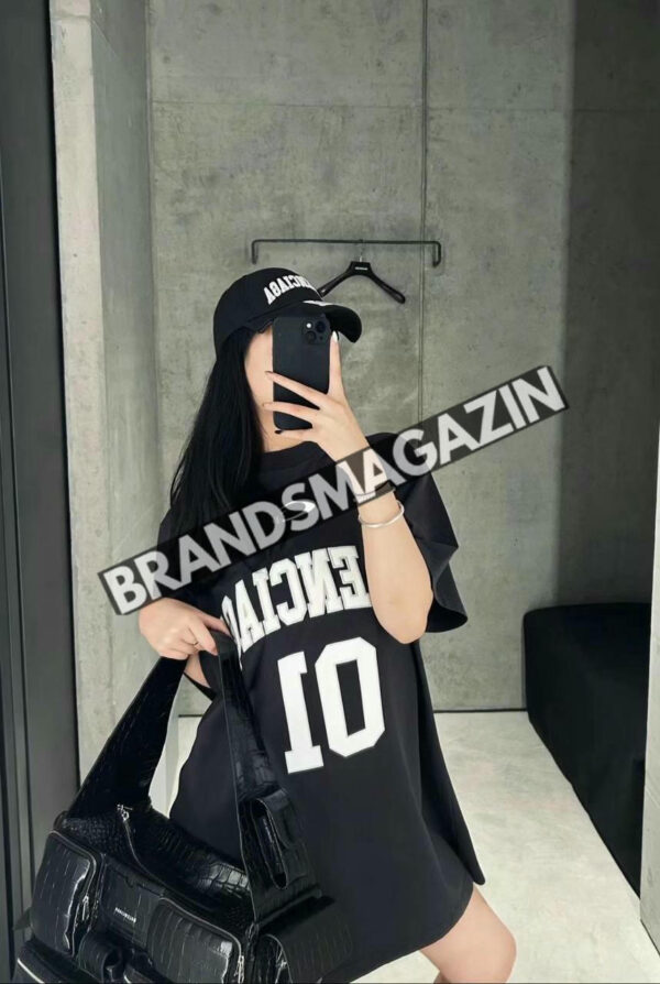 Футболка Balenciaga BM47444127677 5