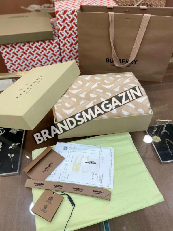 Пончо Burberry BM45735557577 2