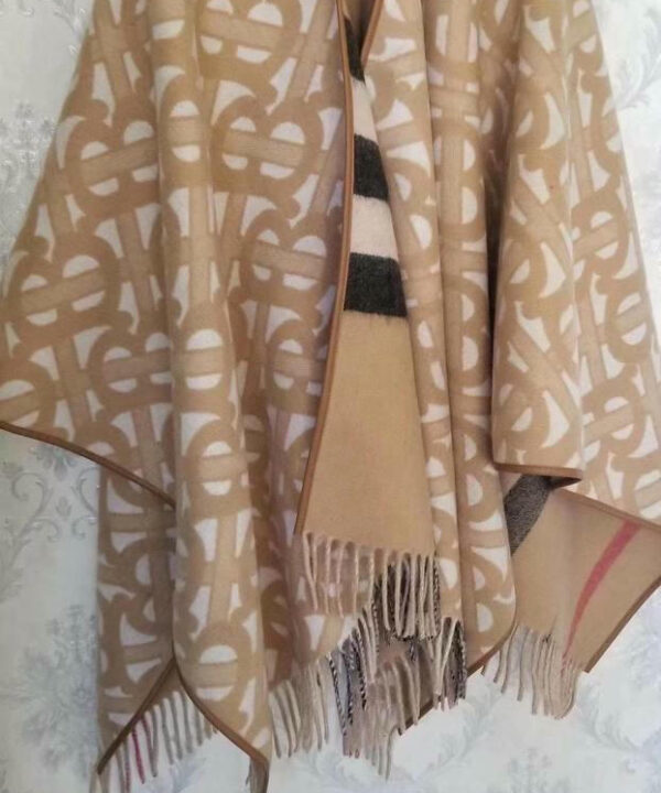 Пончо Burberry BM45735557577 Пончо Burberry BM45735557577