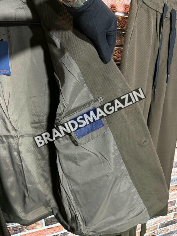 Прогулочный костюм Louis Vuitton BM7683477 4