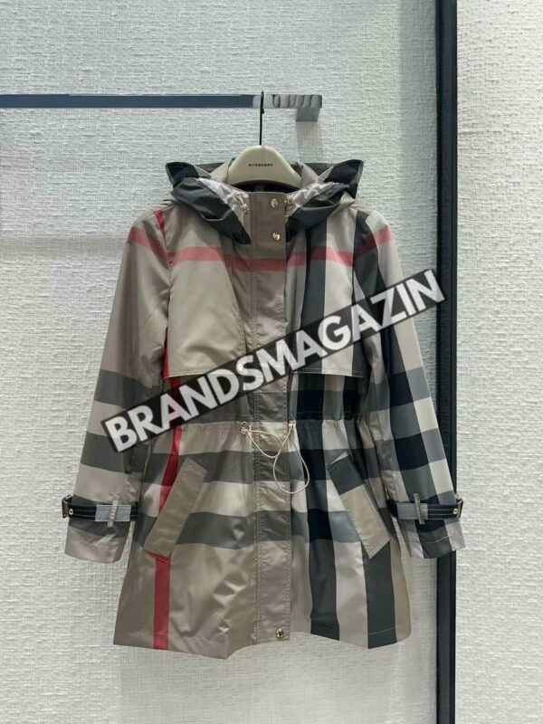 Плащ Burberry BM70007077