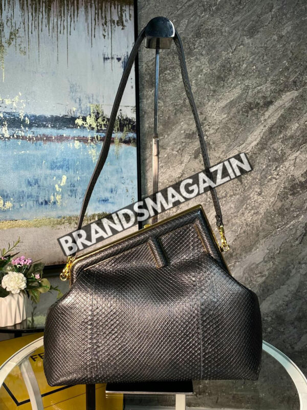 Сумка Fendi из кожи питона BM68247477