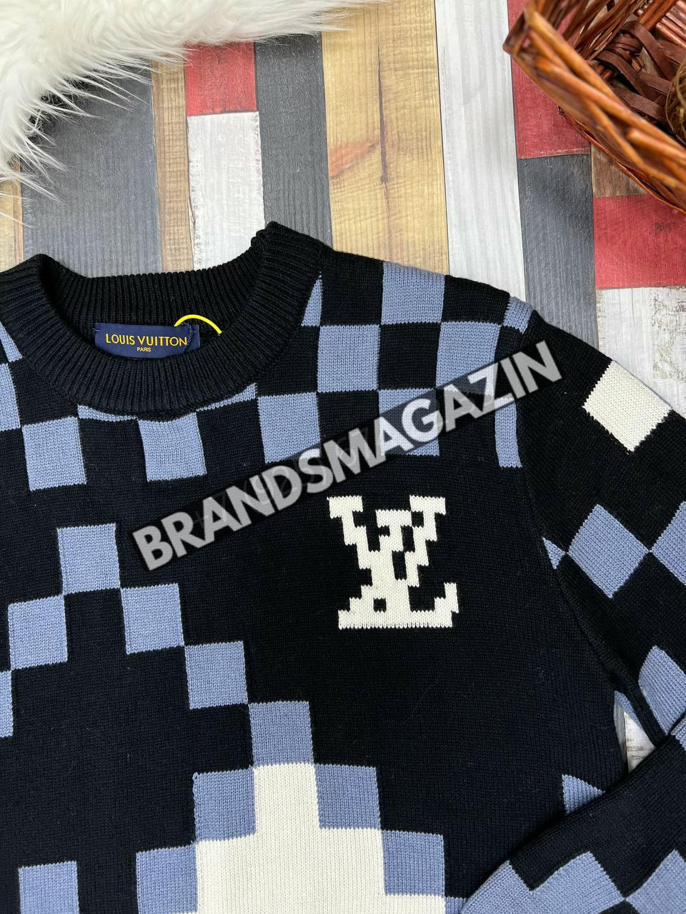 Свитер Louis Vuitton BM69279877 2 Свитер Louis Vuitton BM69279877 2