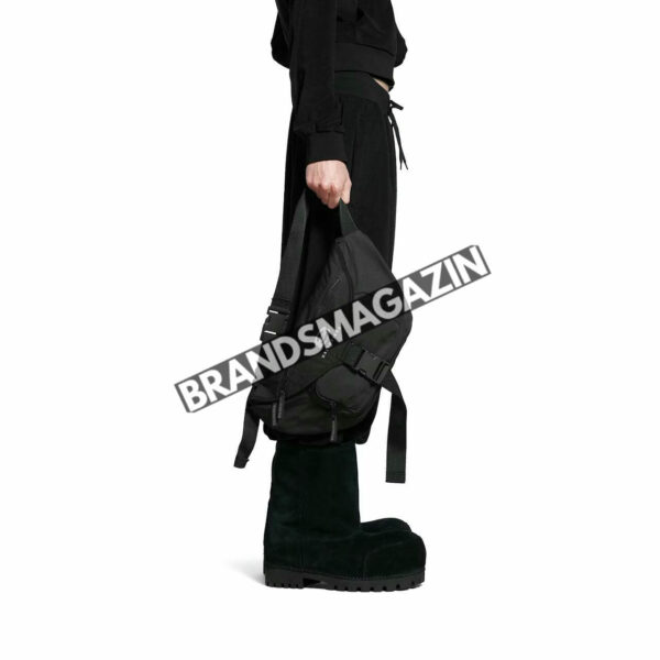 Поясная сумка Balenciaga BM46606566677