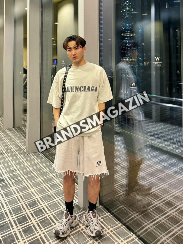 Шорты Balenciaga BM71363277