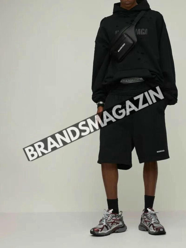 Шорты Balenciaga BM69421677