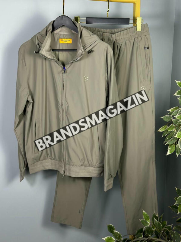 Спортивный костюм Louis Vuitton BM70231777