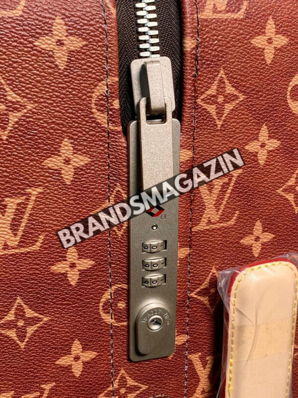 Чемодан Louis Vuitton BM47645573777 3