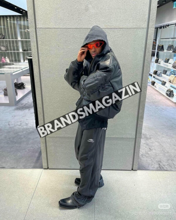Кожаный бомбер Balenciaga BM46465758477 10