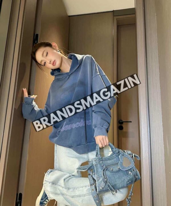 Толстовка Balenciaga BM47391980277 Толстовка Balenciaga BM47391980277