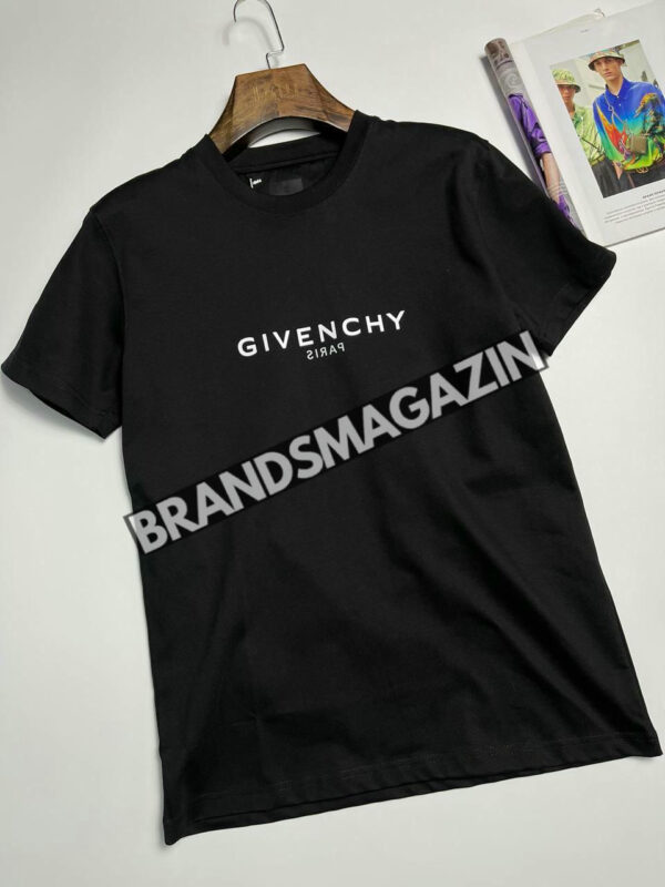Футболка Givenchy BM70519877