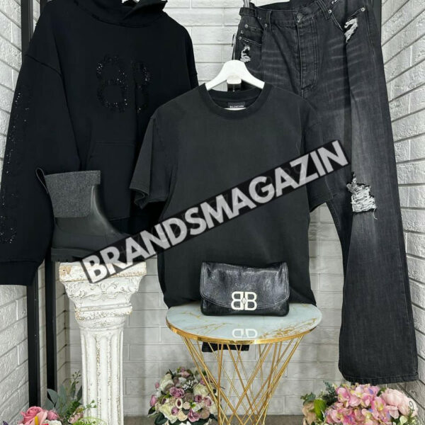 Худи Balenciaga BM69187377