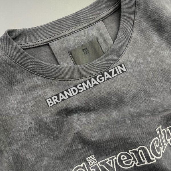 Футболка Givenchy BM71117177 2