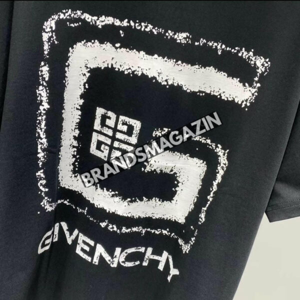 Футболка Givenchy BM68812577 2