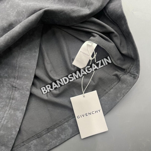 Футболка Givenchy BM71117177 3