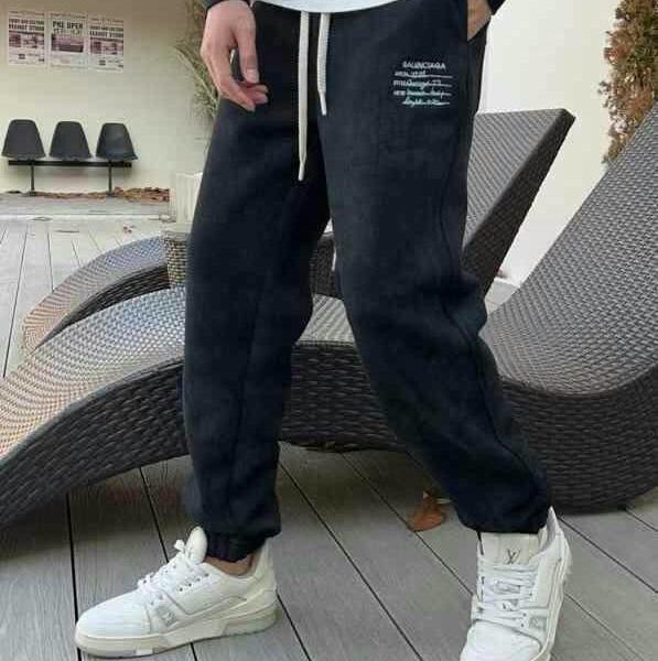 Спортивные штаны Balenciaga BM46982511077