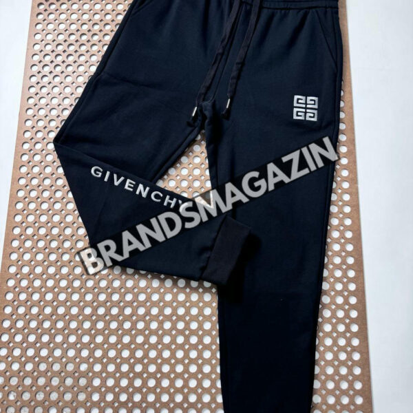 Спортивные штаны Givenchy BM7388377