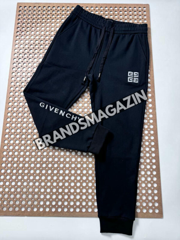 Спортивные штаны Givenchy BM7388377