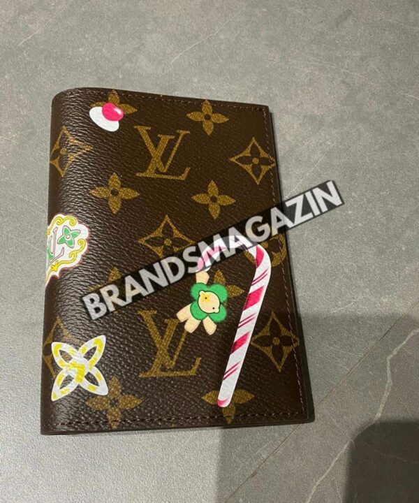 Обложка на паспорт Louis Vuitton BM46391187377 Обложка на паспорт Louis Vuitton BM46391187377