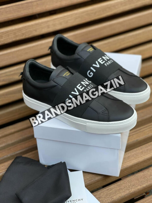 Слипоны Givenchy BM68992477