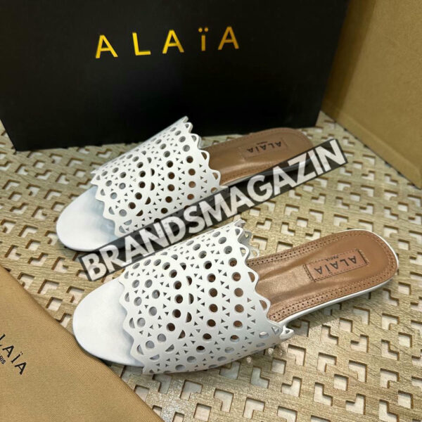 Шлепанцы Alaia BM72045977
