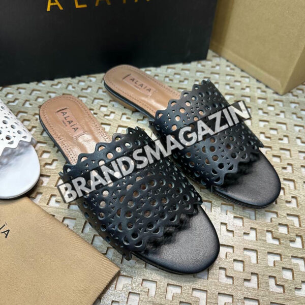 Шлепанцы Alaia BM72046077