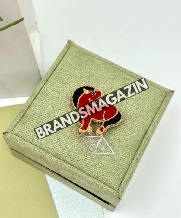 Брошь Van Cleef & Arpels BM47653818877 Брошь Van Cleef & Arpels BM47653818877