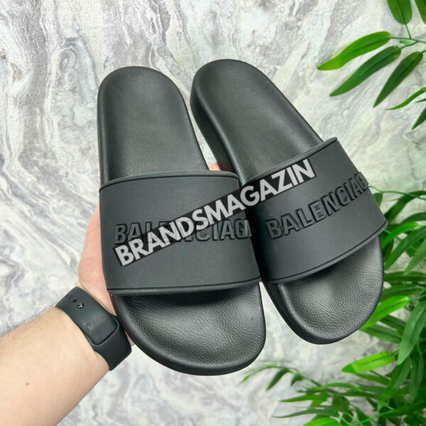 Шлепанцы Balenciaga BM71306277