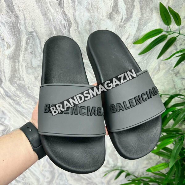 Шлепанцы Balenciaga BM71306377