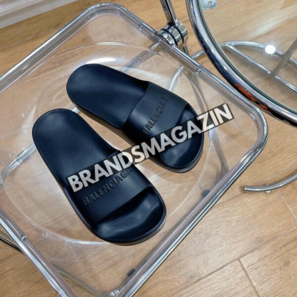 Шлепанцы Balenciaga BM71075277