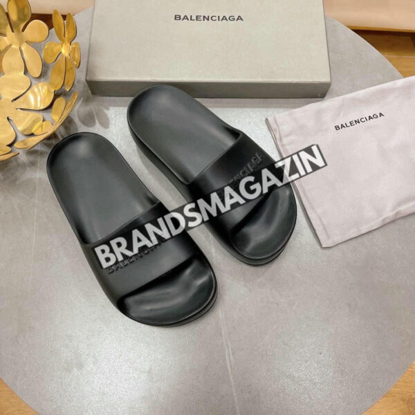 Шлепанцы Balenciaga BM71075377