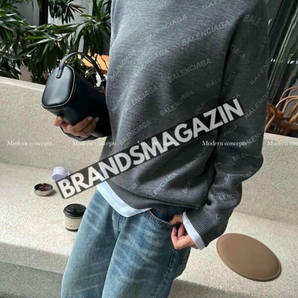 Свитер Balenciaga BM69951277