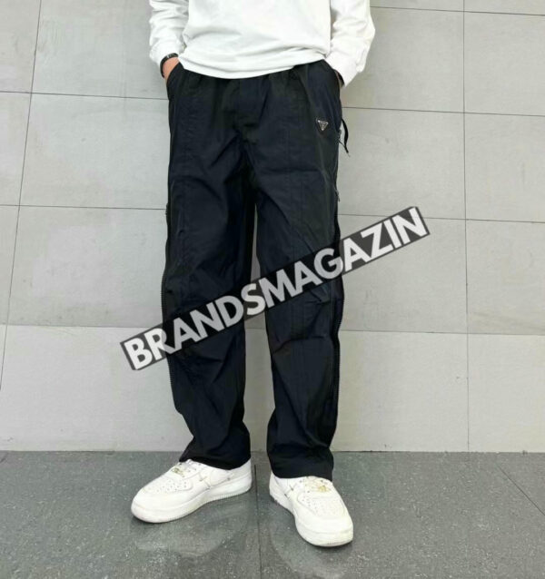 Спортивные штаны Prada BM70323177
