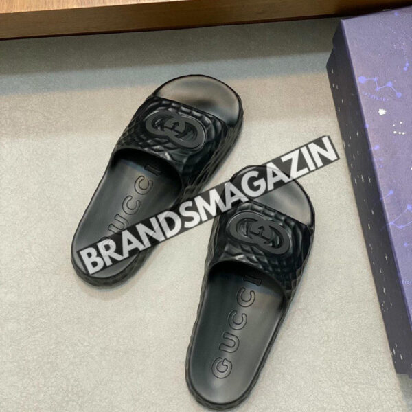 Шлепанцы Gucci BM71673877