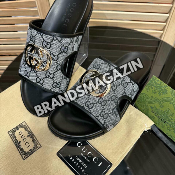 Шлепанцы Gucci BM71695777