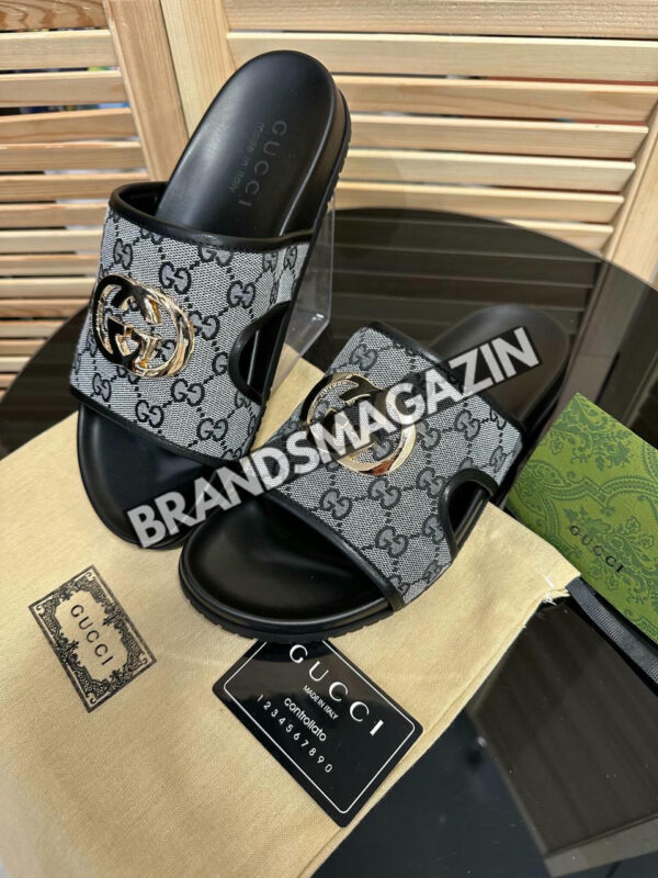 Шлепанцы Gucci BM71695777