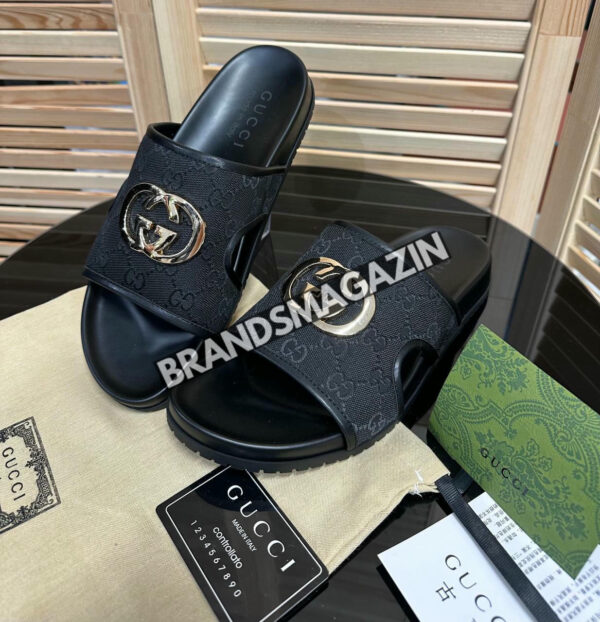 Шлепанцы Gucci BM71695677