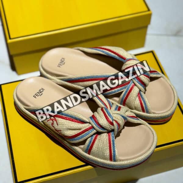 Шлепанцы Fendi BM71806977